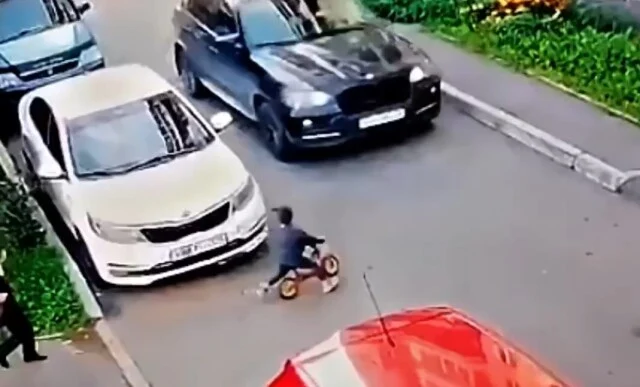  &laquo;Не оставляйте детей одних&raquo;: череда аварий произошла во дворах Красноярска