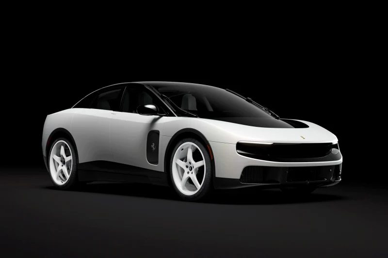 Весь в белом и за миллион: &laquo;нулевой&raquo; Ferrari Luce продадут на аукционе