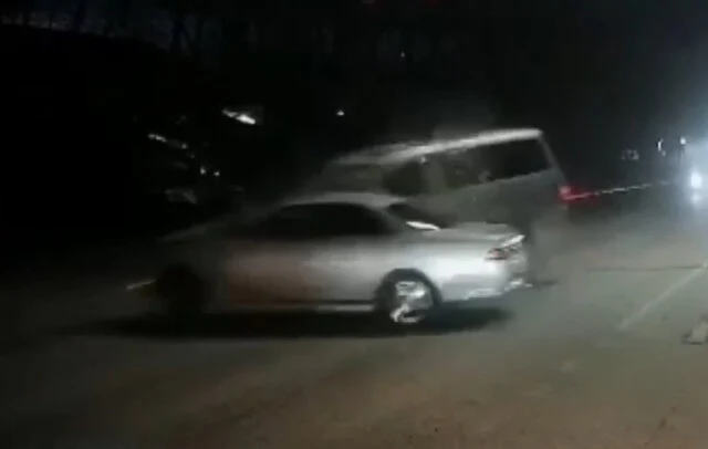  На Бердском шоссе в Новосибирске водитель седана при развороте не пропустил минивэн