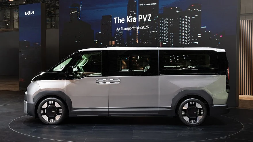 На фото: Kia PV7
