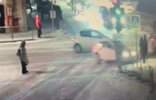  &laquo;Пыталась избежать столкновения с машиной&raquo;: 23-летняя девушка сбила пожилых супругов на тротуаре