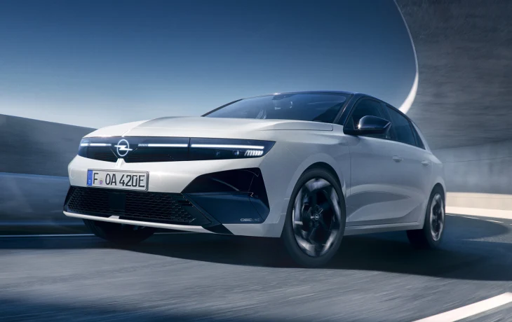 Opel показал Astra GSE Line: изменения в деталях и стандартная техника