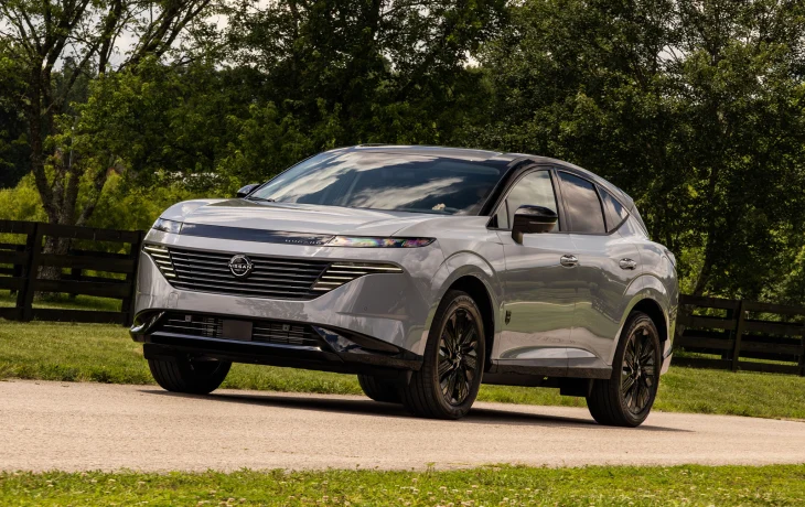 Nissan Murano лишился базовой версии и ощутимо подорожал