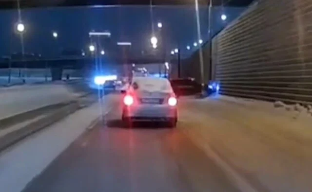  Авария в Новосибирске: водитель в простейшей ситуации не справился с управлением и врезался в ст