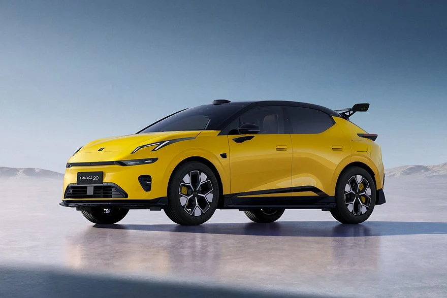 Lynk &amp; Co 20 с опциональными обвесом и антикрылом