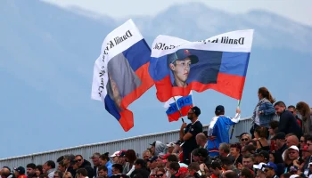 FIA сняла ограничения с российских гонщиков
