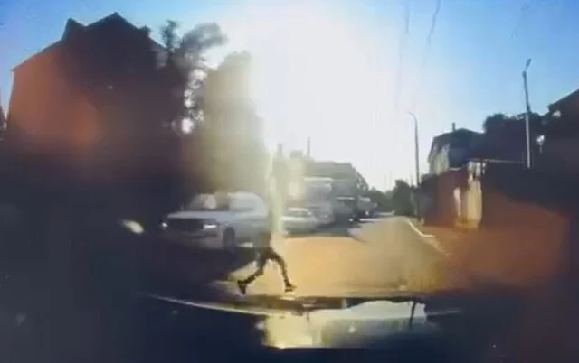  В Новороссийске водитель сбил 10-летнего ребенка, который перебегал дорогу в неположенном месте