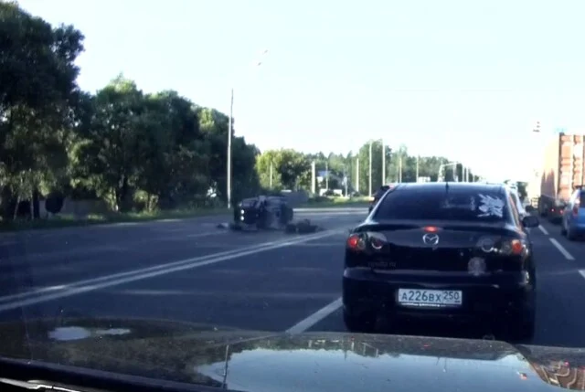  Квадроцикл под управлением подростка врезался в автомобиль и перевернулся на Киевском шоссе в По