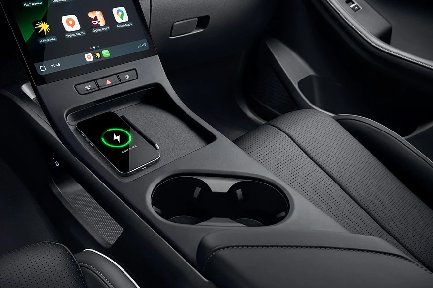 На фото: салон Jaecoo J6 (версии для российского рынка)