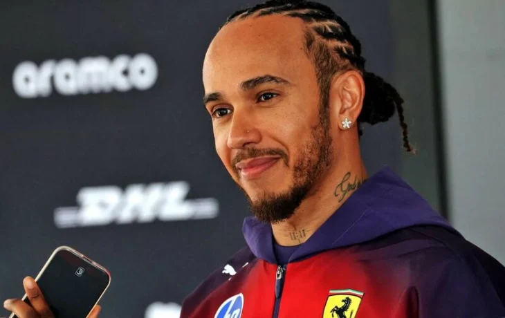 &laquo;Не люблю групповые чаты&raquo;. Хэмилтон отказался отвечать на обвинения Ferrari