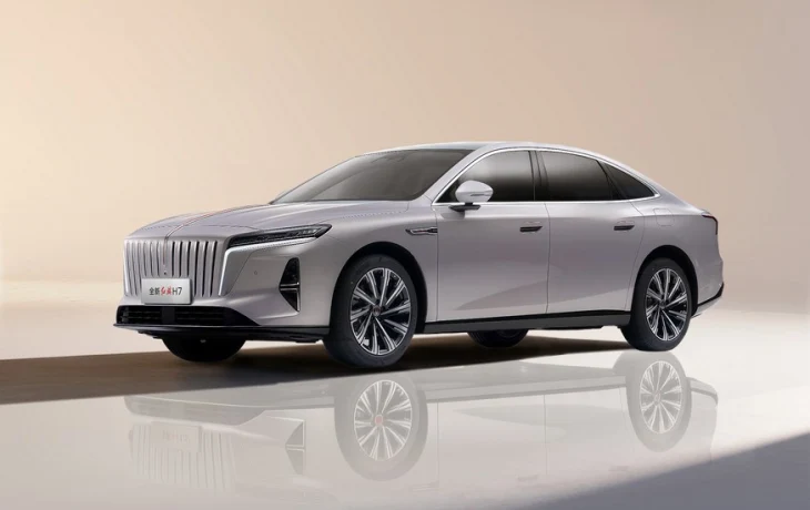Седан Hongqi H7 нового поколения приготовился к старту продаж, есть полный привод