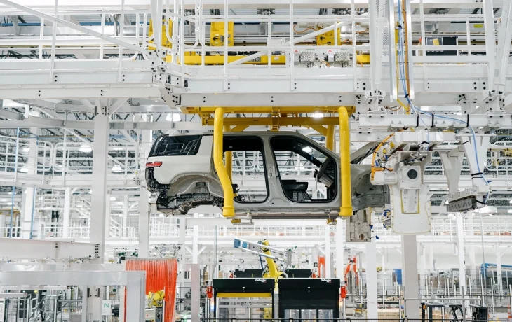 Rivian наращивает производственные мощности на фоне слабого спроса и огромных долгов