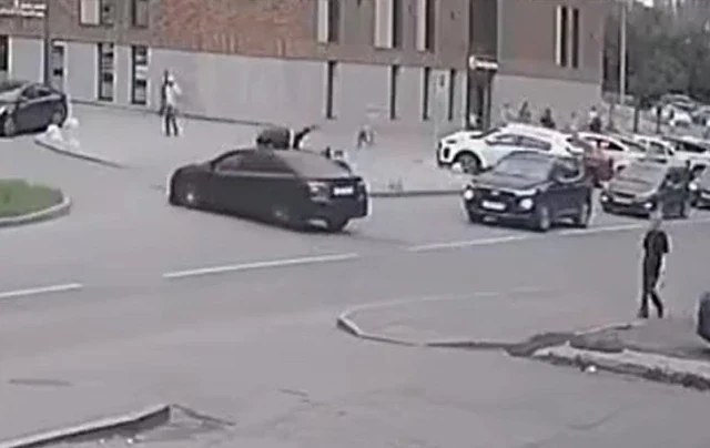  &laquo;Убеждал мотоциклиста разобраться по-мужски&raquo;: автомобиль и мотоцикл столкнулись в Екатеринбурге