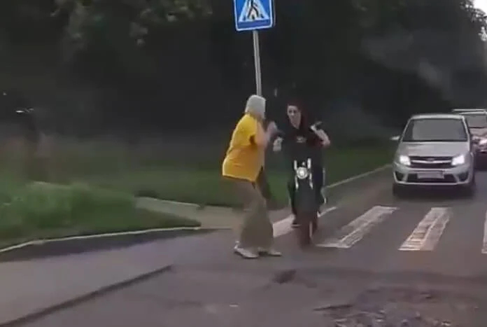  В Удмуртии пьяный водитель электровелосипеда сбил женщину на пешеходном переходе