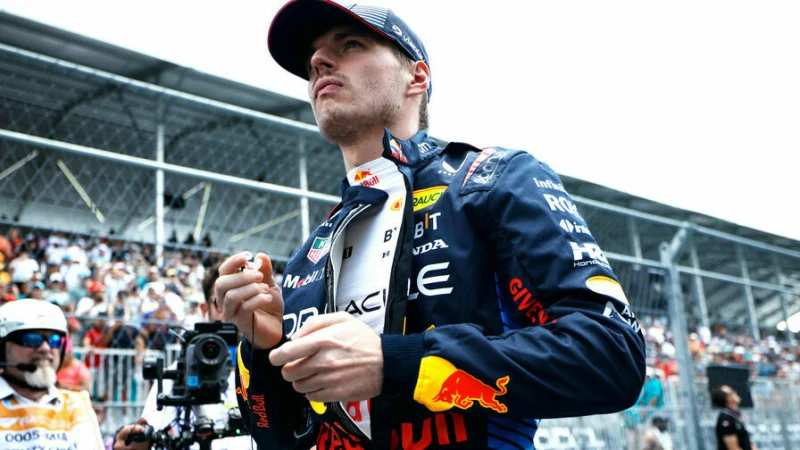 Источник: Red Bull предложила Ферстаппену восьмизначную сумму, чтобы удержать его в команде