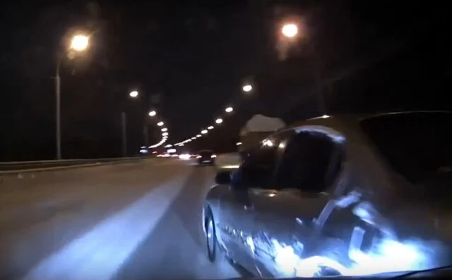  &laquo;Просидел в машине до утра&raquo;: водитель скрылся с места ДТП в Новосибирске