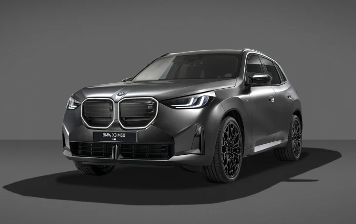 Обновки для BMW X3 M50 xDrive: больше мощности и пакет Black Package