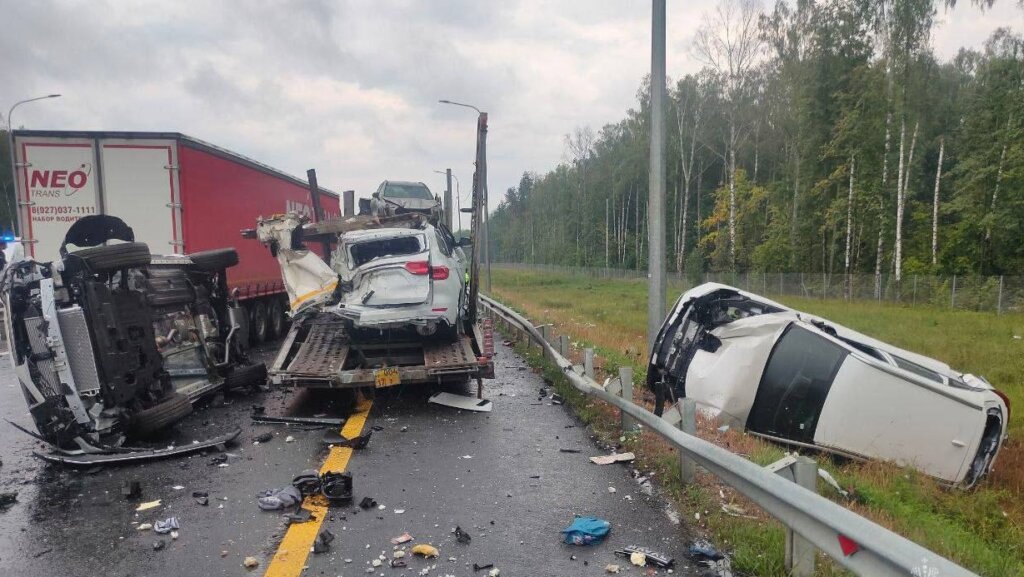 Цистерна с углекислотой взорвалась в результате ДТП на трассе М-12