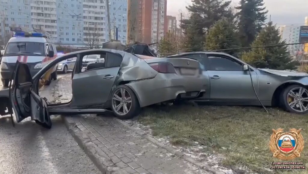 ДТП в Ростове-на-Дону: BMW под управлением полицейского разорвало на части