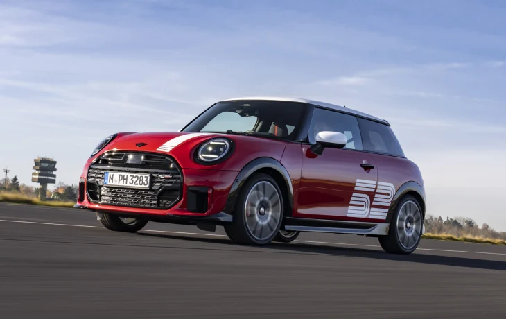 Трёхдверный хэтчбек Mini Cooper обзавёлся спецверсией 1965 Victory Edition