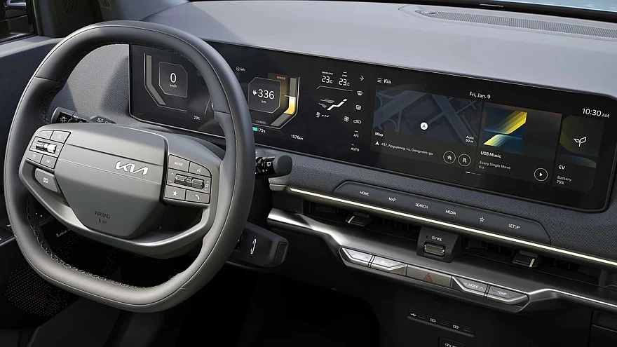 На фото: салон Kia EV2