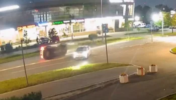  Каршеринговый автомобиль опрокинулся в результате ДТП в Москве