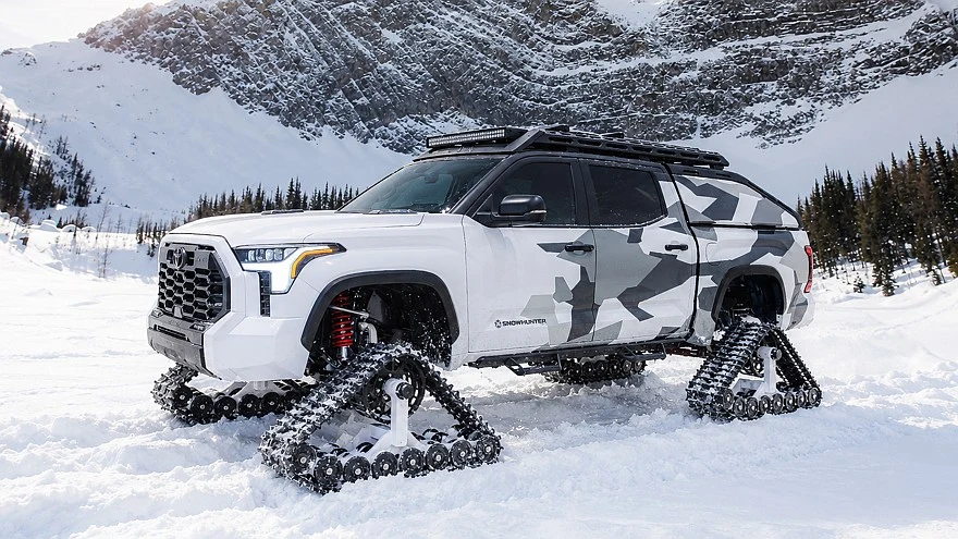 На фото: концепт Toyota Tundra Snowhunter