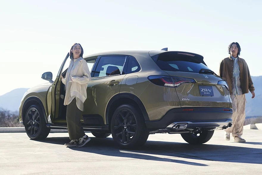 Топовый Honda ZR-V Cross Touring. За накладки на дверях нужно доплачивать