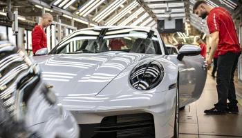 Porsche затягивает пояса: новые сокращения сотрудников и урезание амбиций