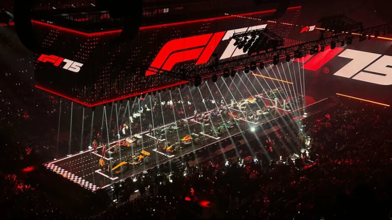 Стендап, свист в адрес Ферстаппена и стартовая решётка. Как прошла презентация F1 75 Live