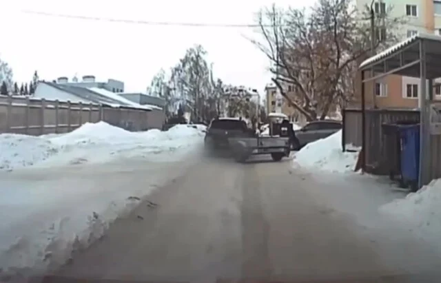  Школьницу сбили прицепом на улице Нефтяников в башкирском Нефтекамске