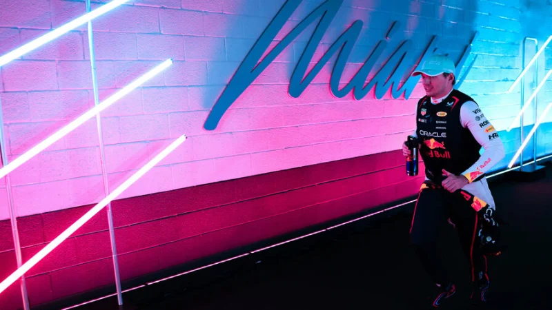 Стартовая решетка гонки Формулы 1 в Майами. Начало трансляции &ndash; в 22:50 по мск