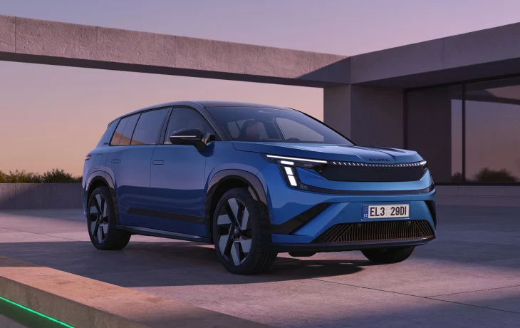 Skoda полностью рассекретила новый флагманский трёхрядный кроссовер Peaq, цены известны