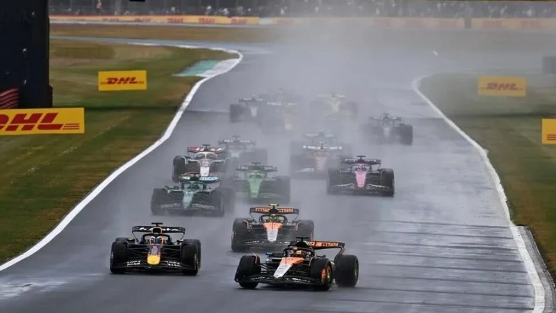 &laquo;Замедлиться с 218 до 53 км/ч &mdash; это сильно!&raquo; Владимир Башмаков поддержал наказание Пиастри