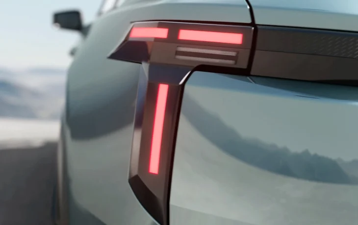 Dacia Striker: первые тизеры кросс-универсала, который разрушит карьеру Skoda Octavia