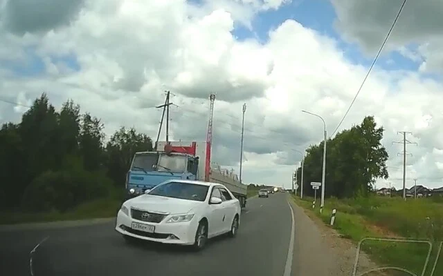  &laquo;Славу богу никто не пострадал&raquo;: автомобиль вылетел в кювет в Алтайском крае