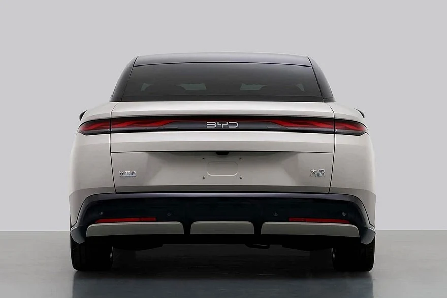 Новый BYD Dahan на сертификационных снимках