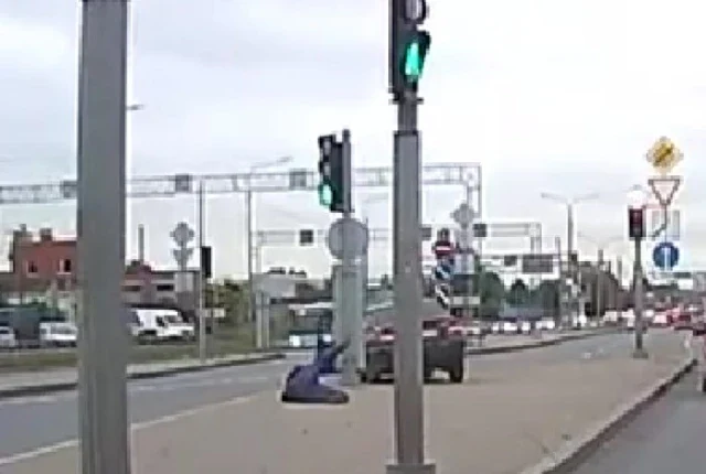  Автомобиль сбил пешехода на улице Руставели в Петербурге