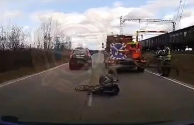  &laquo;Не подал сигнал рукой&raquo;: пожилой велосипедист попал под колеса автомобиля в Комсомольске-на-Амур