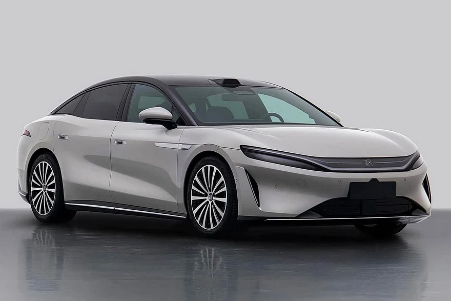 Новый BYD Dahan на сертификационных снимках