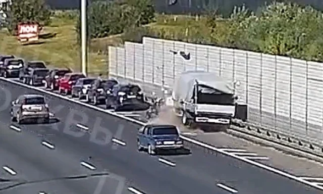  Двое погибли в результате массового ДТП в очереди на АЗС в Москве