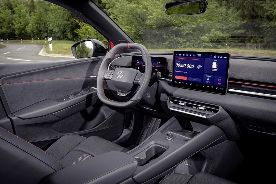 На фото: салон Volkswagen ID. Polo GTI