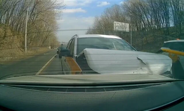  ДТП в Москве: водитель &laquo;китайца&raquo; залип в телефоне и врезался в BMW