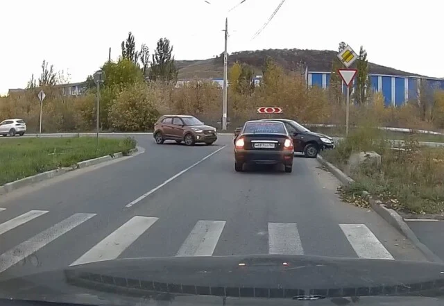  &laquo;Дал, дал, ушёл&raquo;: водитель кроссовера &laquo;скрылся&raquo; с места ДТП в Жигулёвске