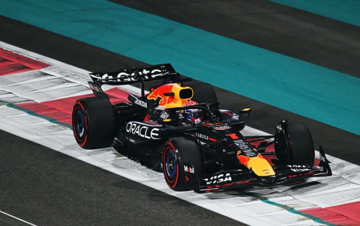 Макс Ферстаппен выиграл квалификацию в Абу-Даби, Норрис и Пиастри в топ-3