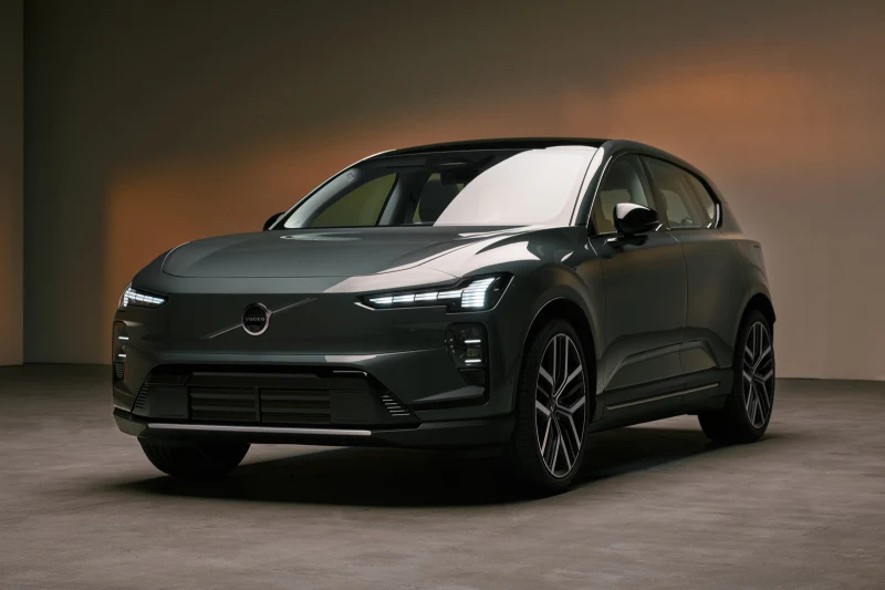 Volvo наращивает производство EX60 и не планирует выпускать кросс-купе на его базе