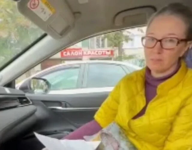  В Петербурге нашли и наказали женщину, отказавшуюся пропускать скорую помощь