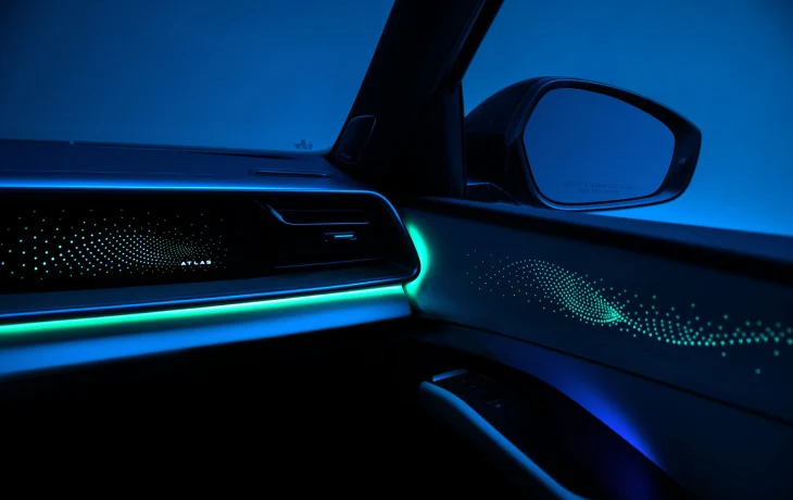 Новый Volkswagen Atlas готовится к дебюту в США: первое фото салона