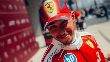 &laquo;Забыли включить свой спец-режим?&raquo; Льюис Хэмилтон подколол Mercedes