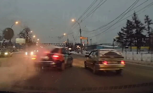  &laquo;Наказали виновника прямо на месте&raquo;: каршеринговый автомобиль стал участником массового ДТП в Но